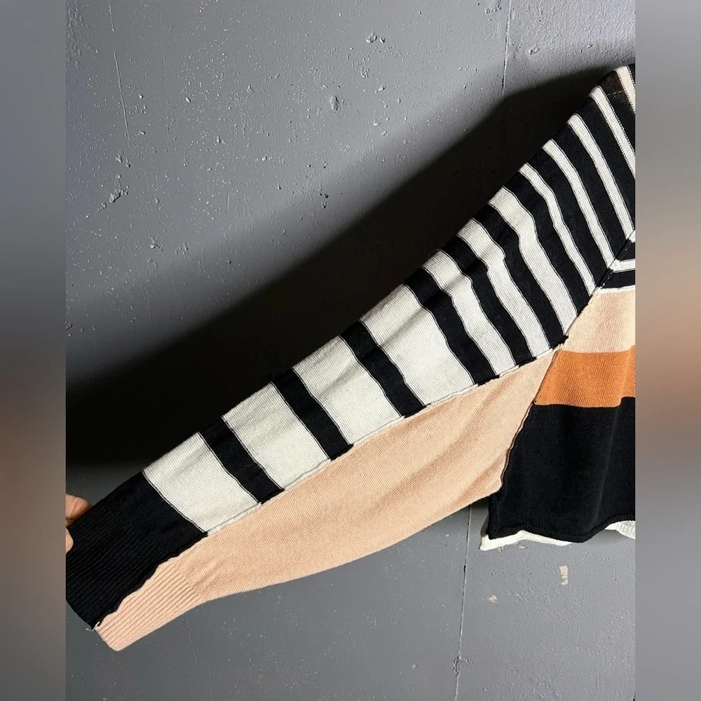 “FREE PEOPLE” Block Party Striped Crop PullOver.  Size Small